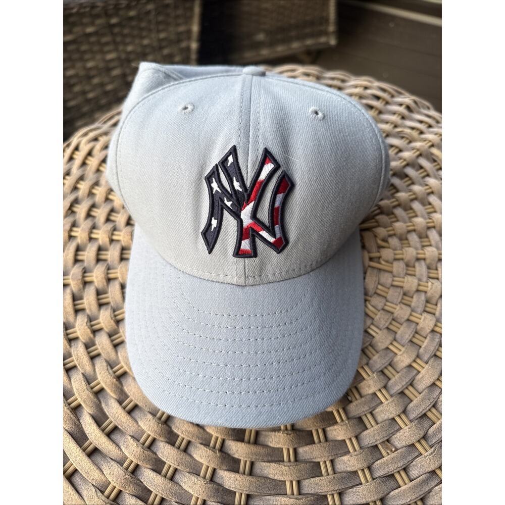 Vintage New York Yankees New Era Hat Made In USA 7 Grey